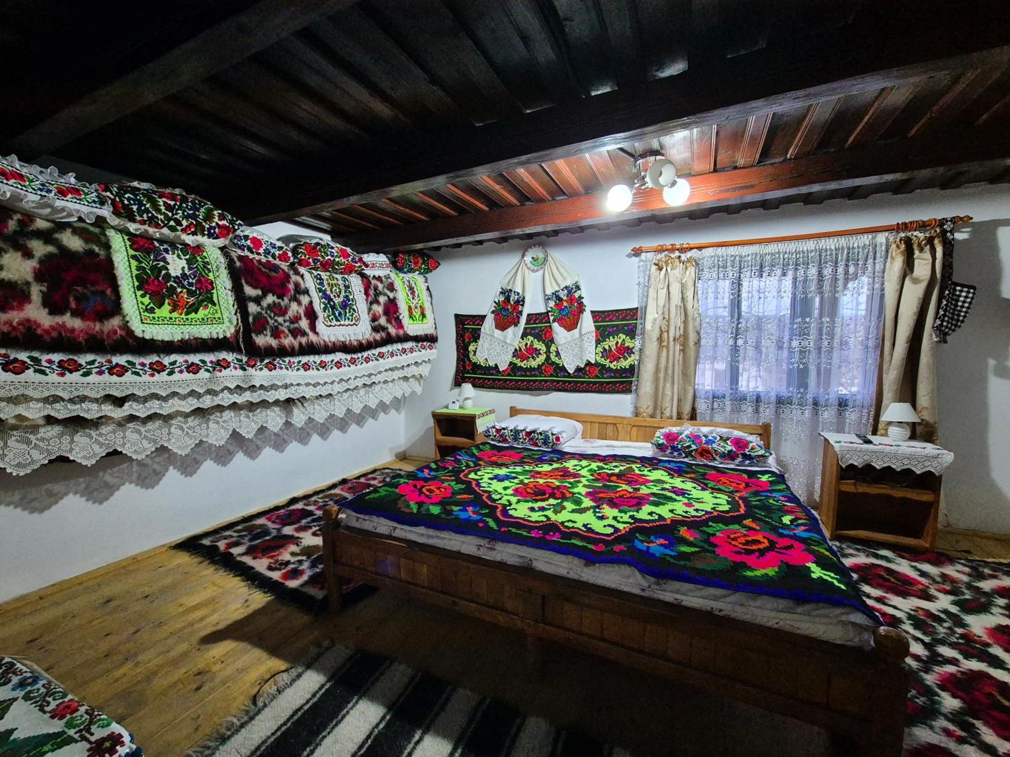 Hostal La Rodica In Vale Ocna Şugatag Exterior foto